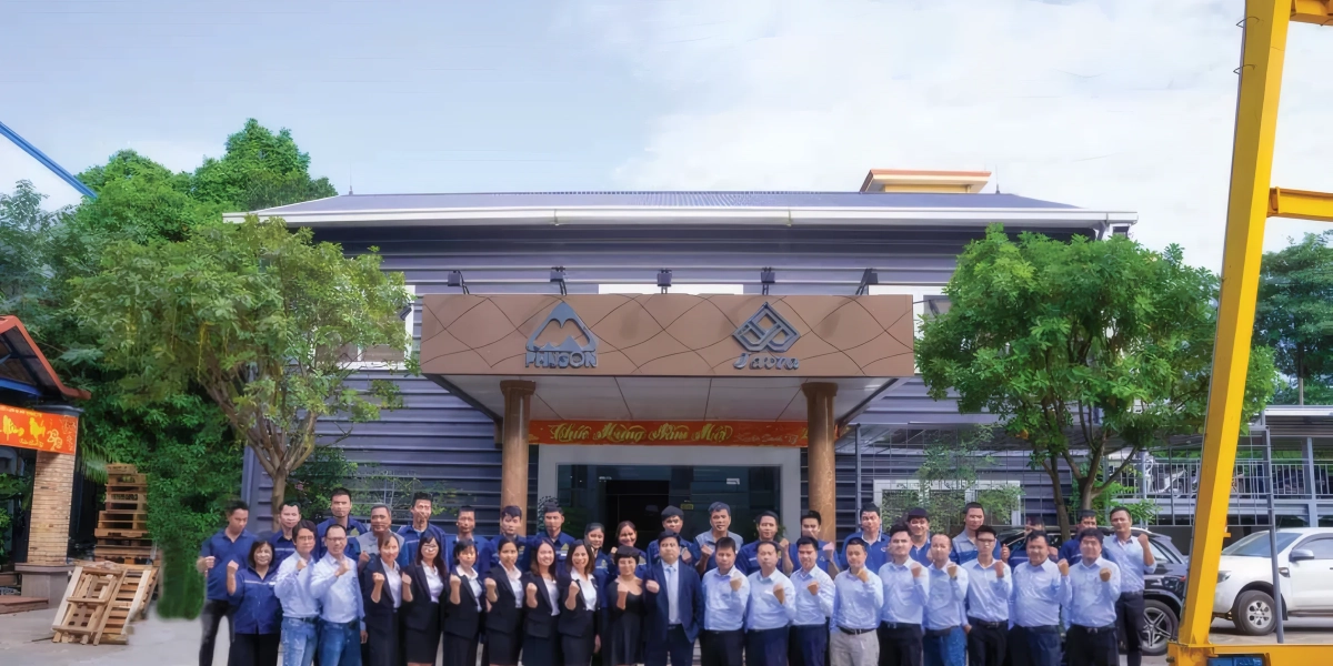 Phu Son Group joins the effort to help central Vietnam recover from the floods